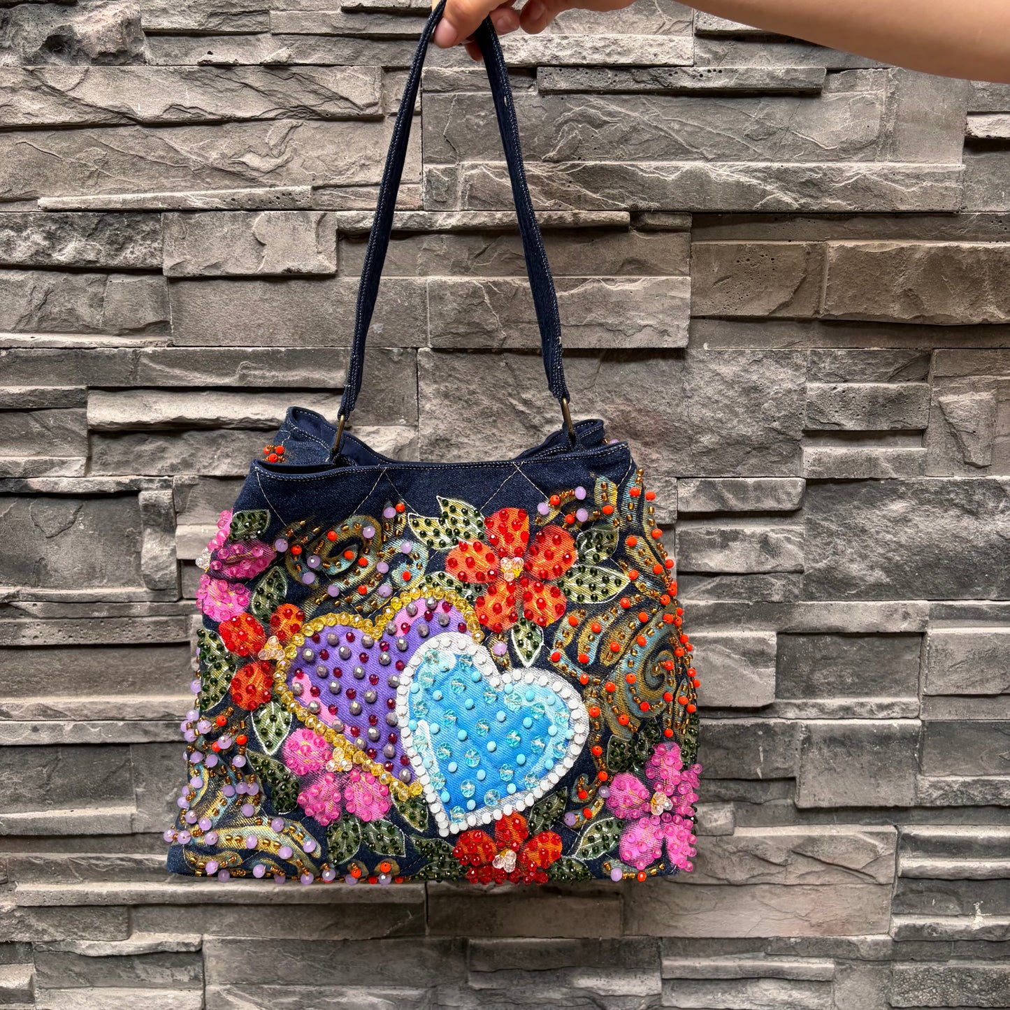 Valentina Corazones con Flores
