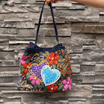 Valentina Corazones con Flores