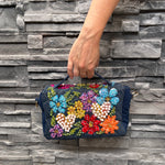 Violeta corazones con flores