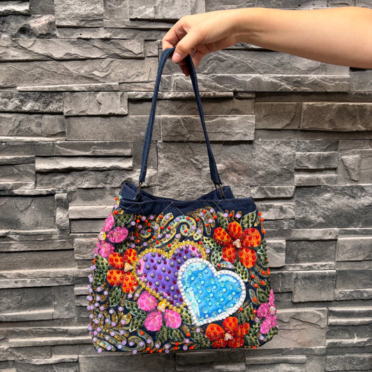 Valentina Corazones con Flores