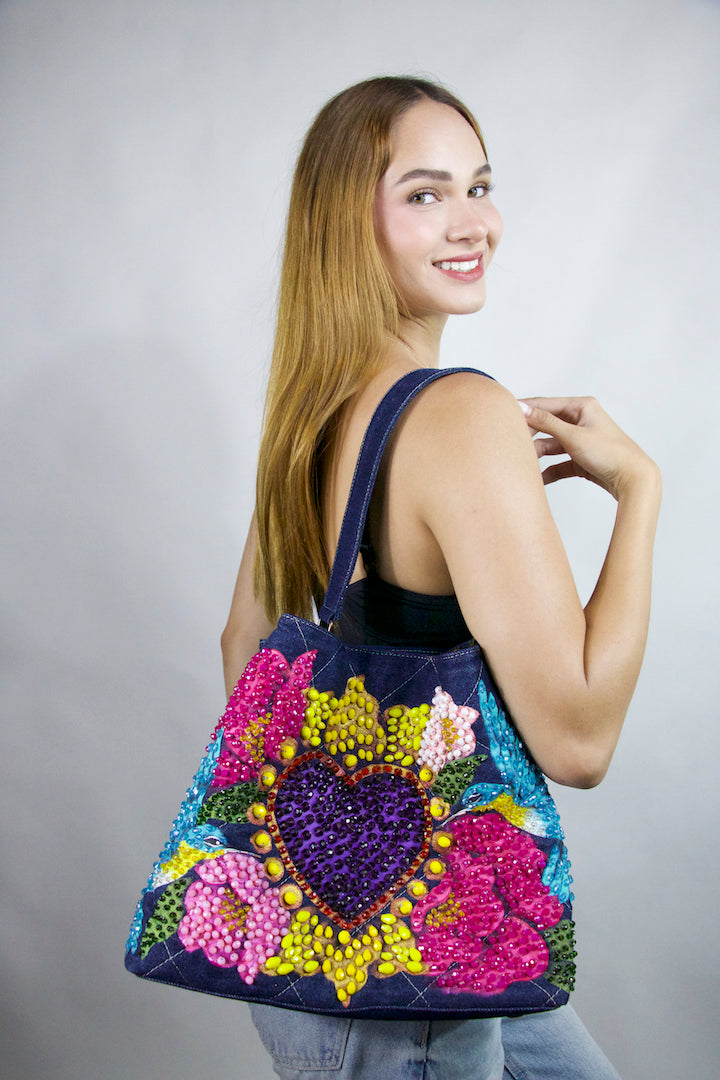 VALENTINA CORAZON MORADO FLORES